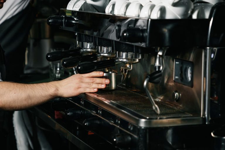 Cafetera industrial: ¿Cuál es la mejor del 2022? - ELDULCEHOGAR